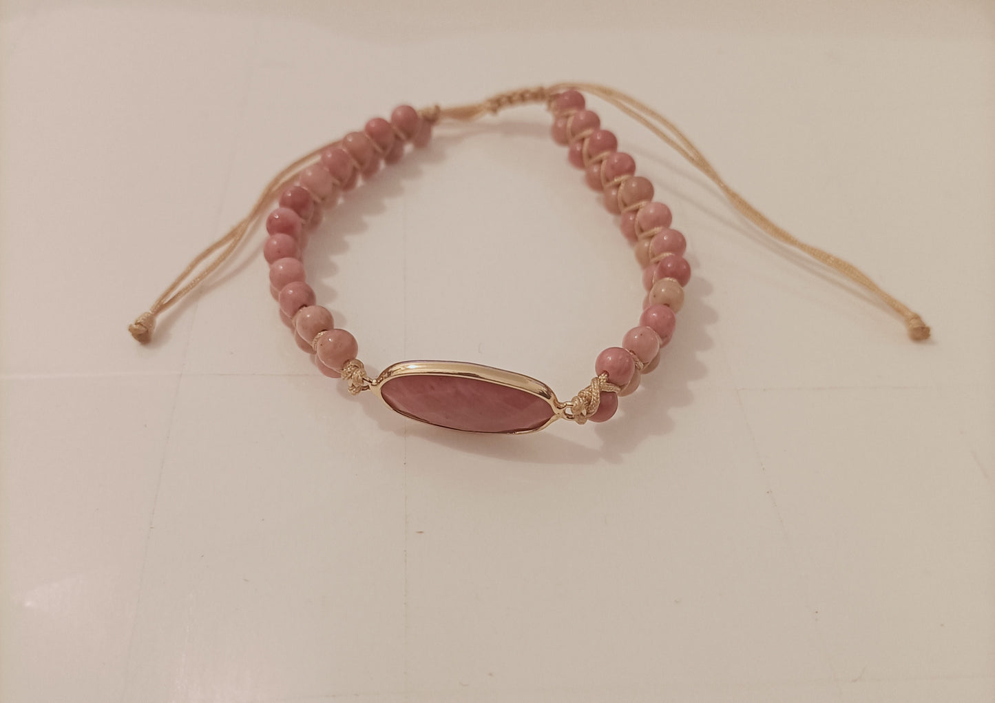 🌸 Bracelet en Rhodonite – Amour, Guérison & Équilibre du Cœur