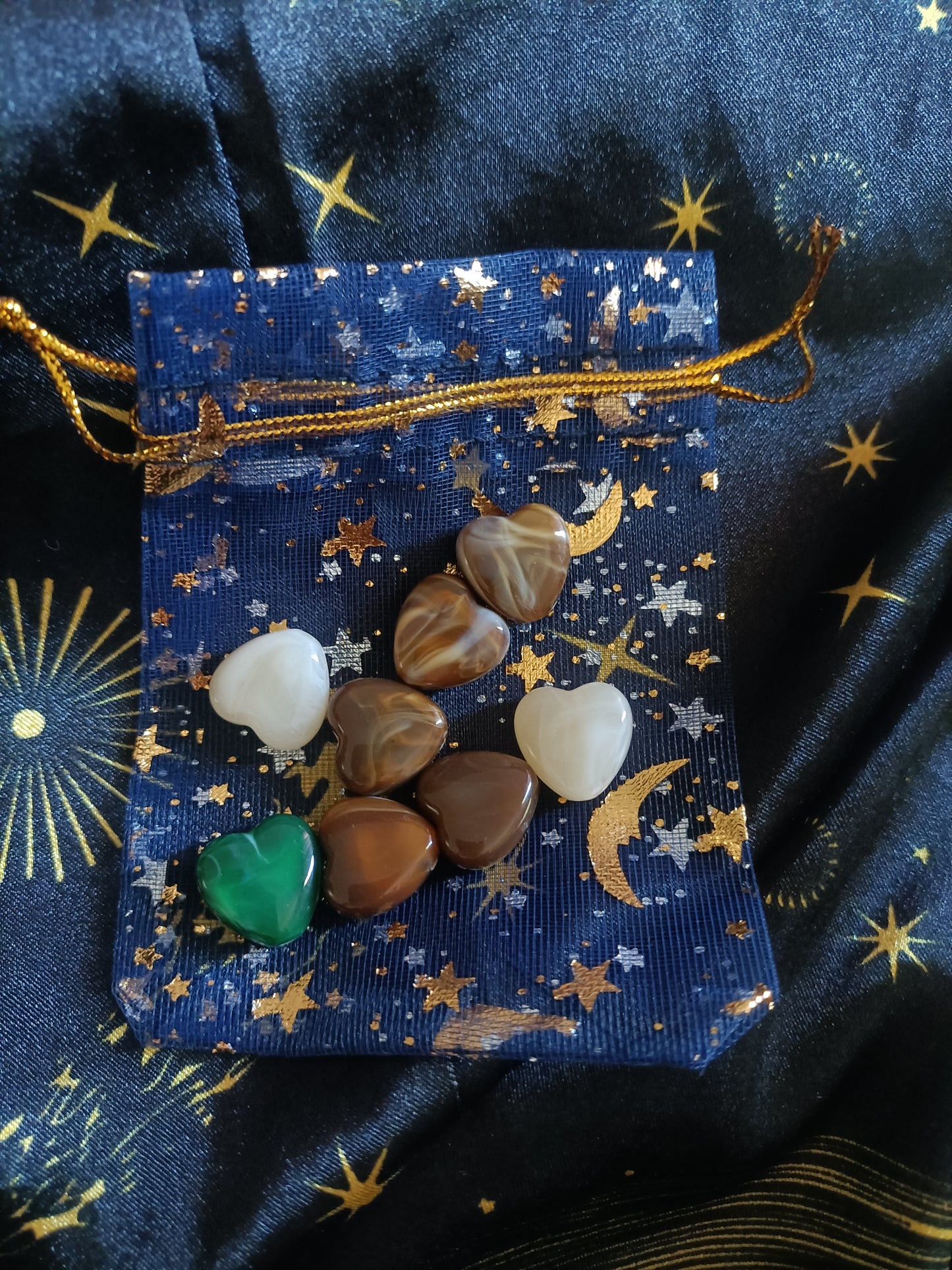 Petits cœurs en pierres naturelles – Énergie et Harmonie